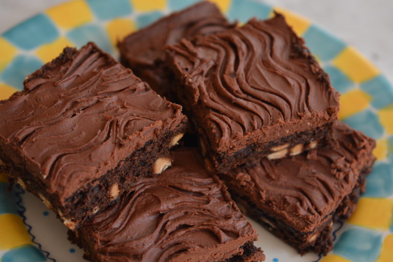 Fudgy Peanut Butter Chip Brownies With Dark Chocolate Frosting Sweet Things By Lizzie Sweet 1857