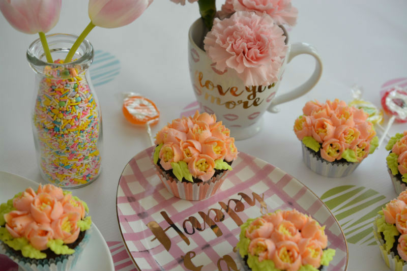 Chocolate Sour Cream Cupcakes with Vanilla Buttercream flowers by Sweet Things by Lizzie